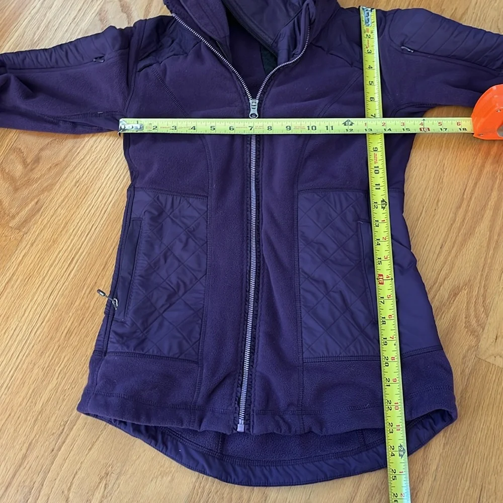 Lululemon Fleecy Keen Jacket size 4 purple